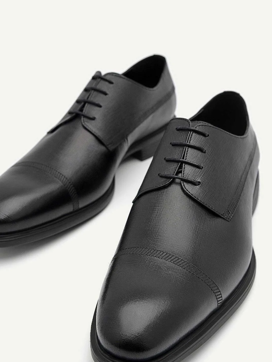 Altitude Lightweight Embossed Derby Shoes<PEDRO Clearance