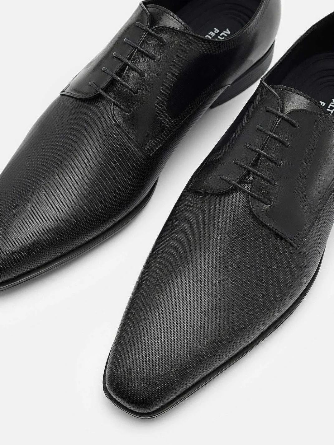 Altitude Lightweight Embossed Leather Derby Shoes<PEDRO Online
