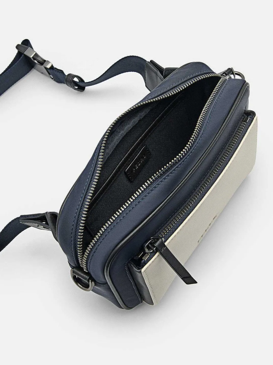 Evans Sling Pouch<PEDRO Hot