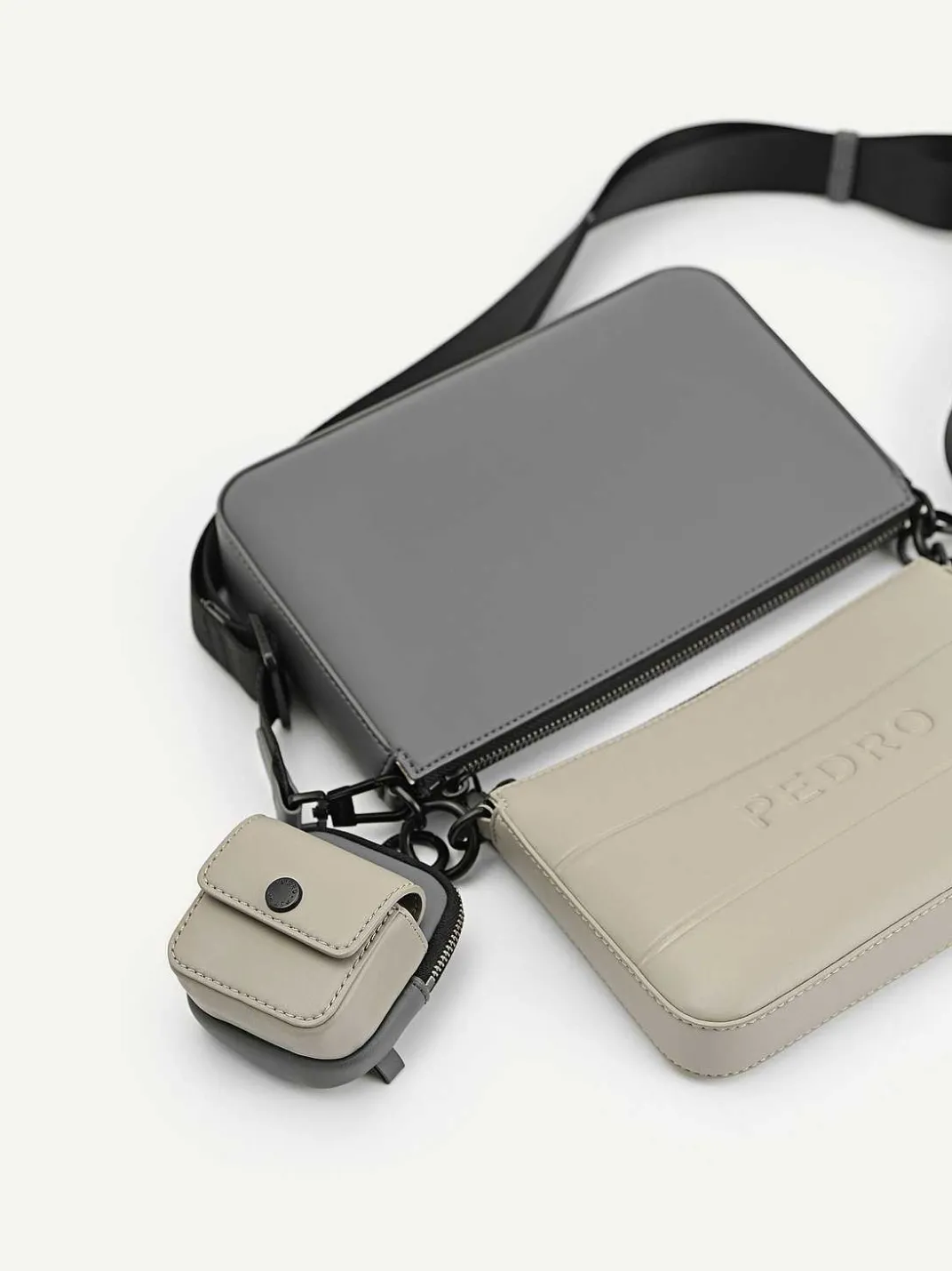 Frank Sling Bag With Earphone Holder<PEDRO Outlet