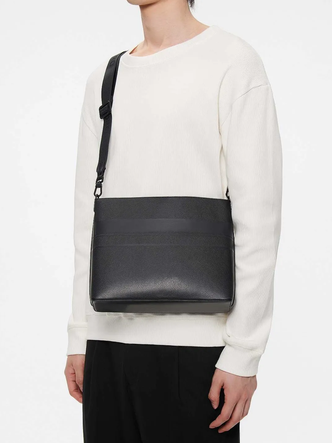 Interlace Sling Bag<PEDRO