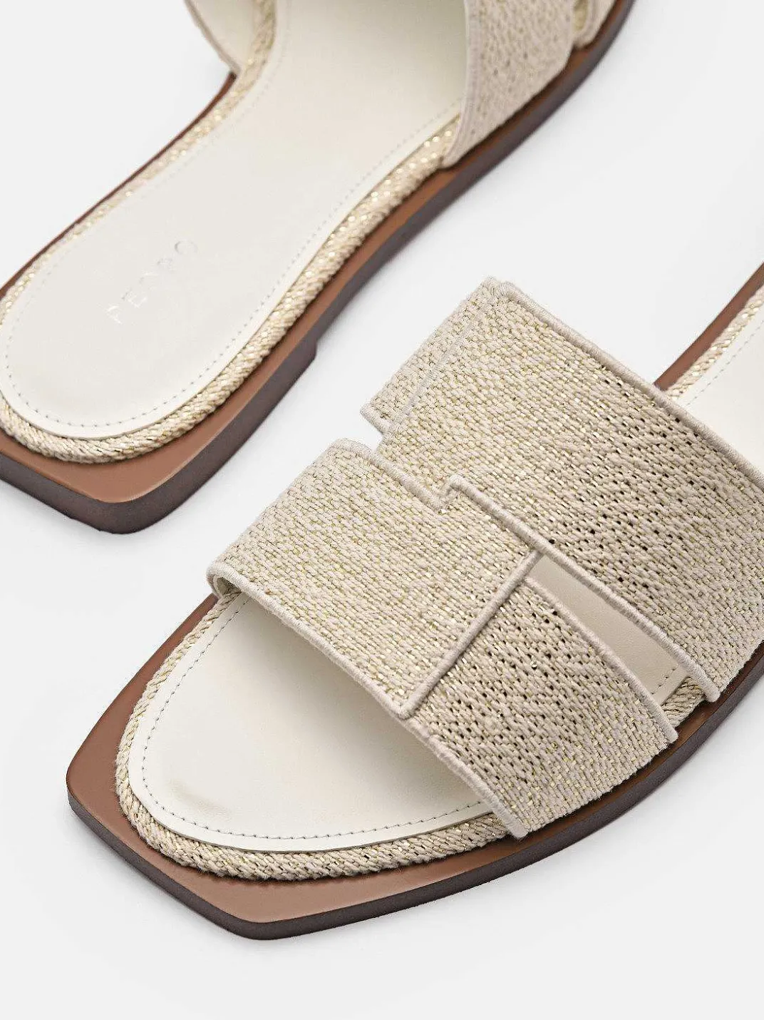 Iza Flat Sandals<PEDRO Online