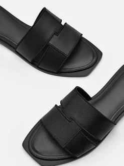 Iza Flat Sandals<PEDRO Hot