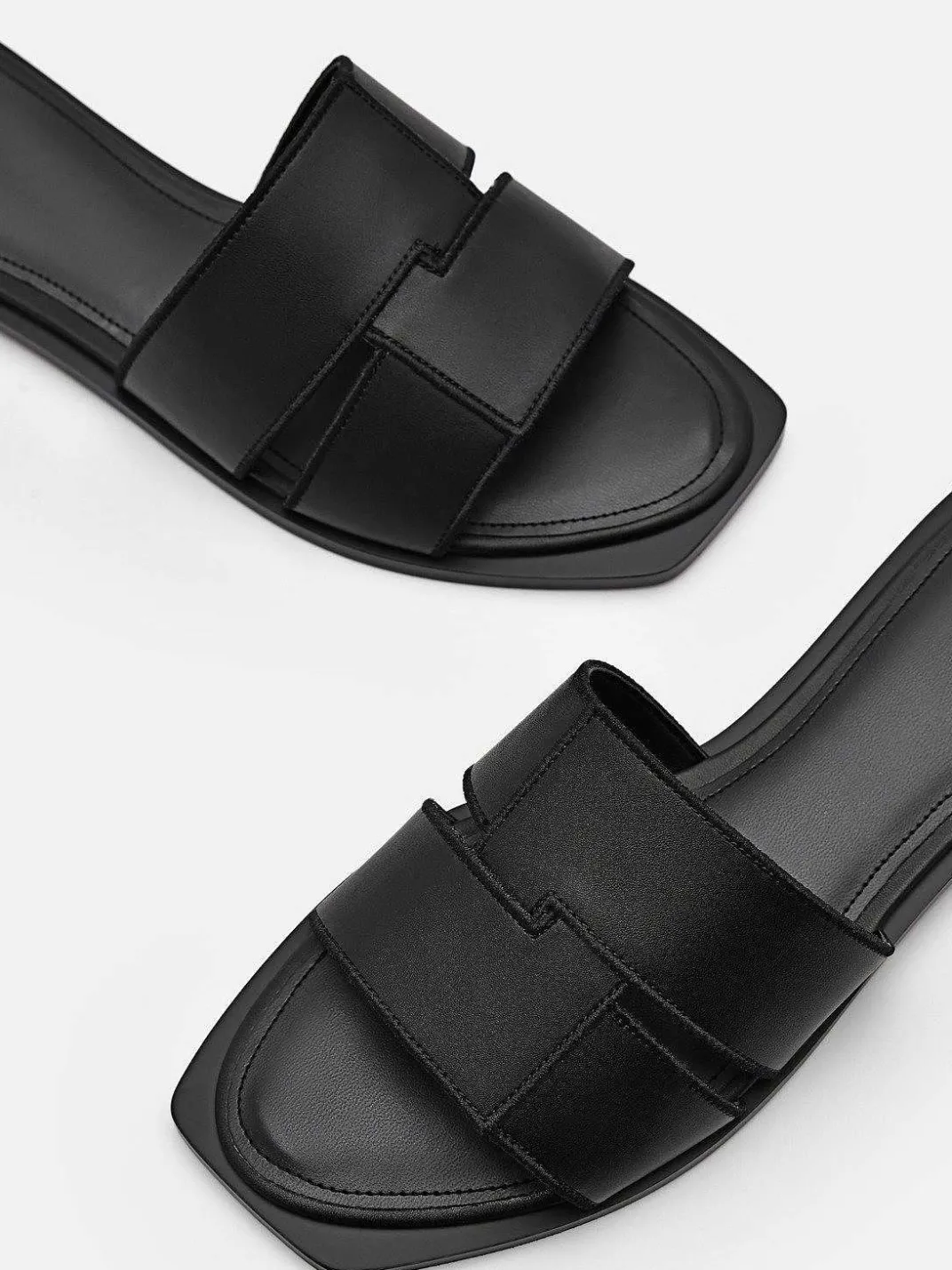 Iza Flat Sandals<PEDRO Hot
