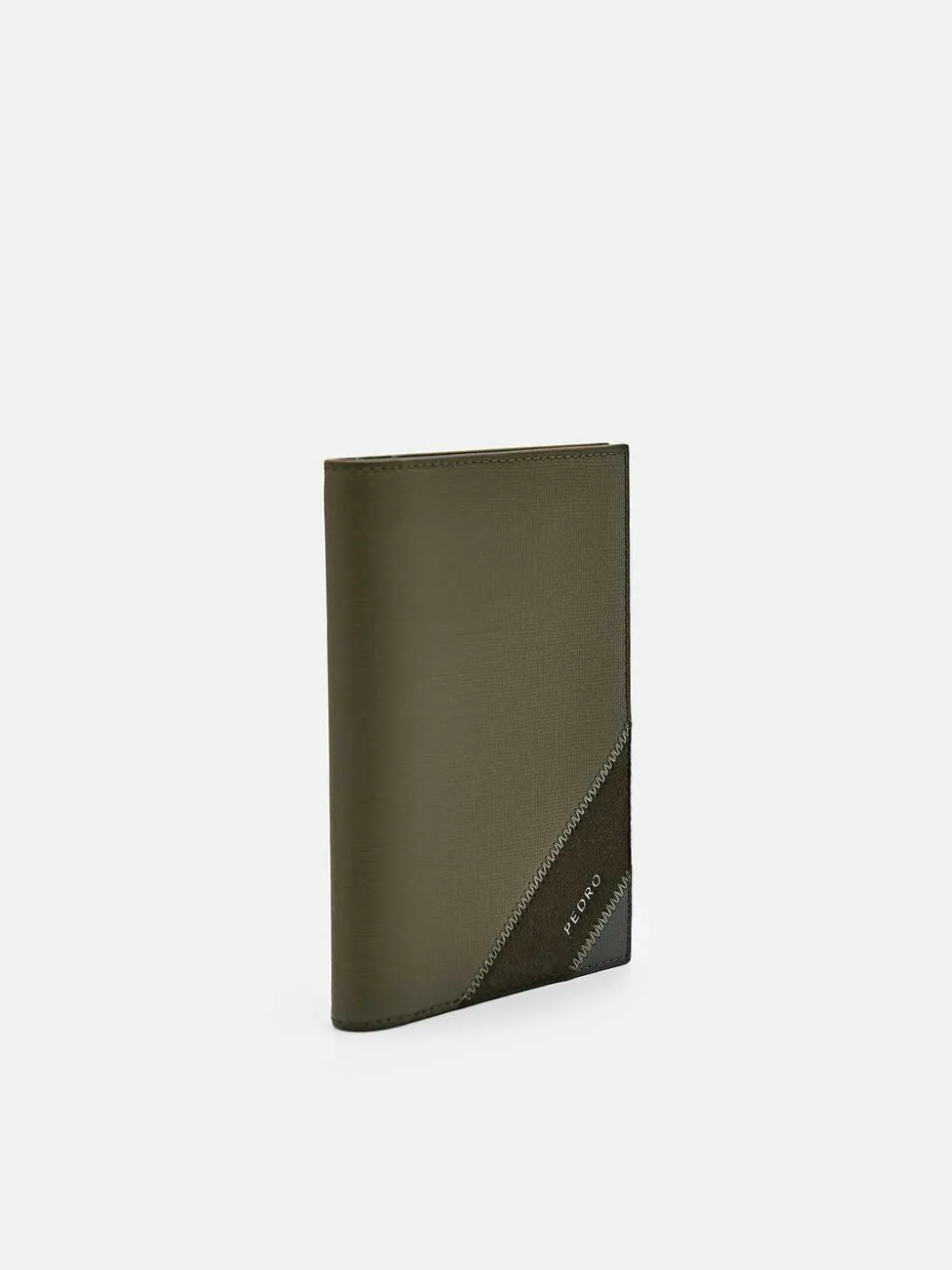 Leather Bi-Fold Passport Holder<PEDRO New