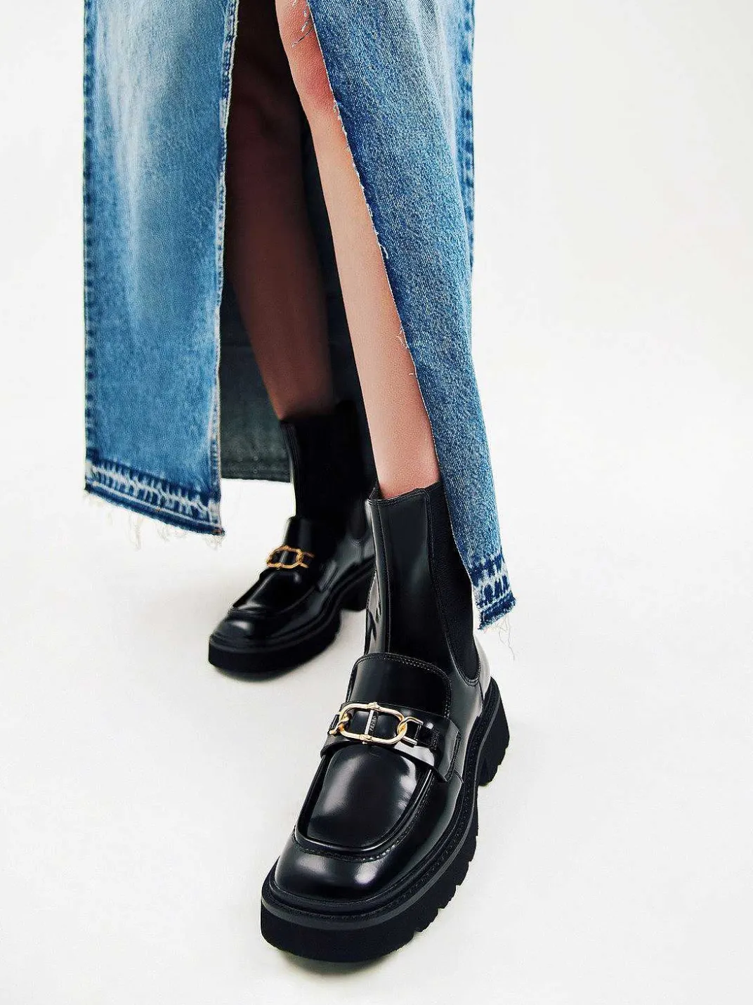 Leather Platform Chelsea Boots<PEDRO New