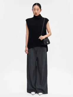 Icon Leather Shoulder Bag<PEDRO