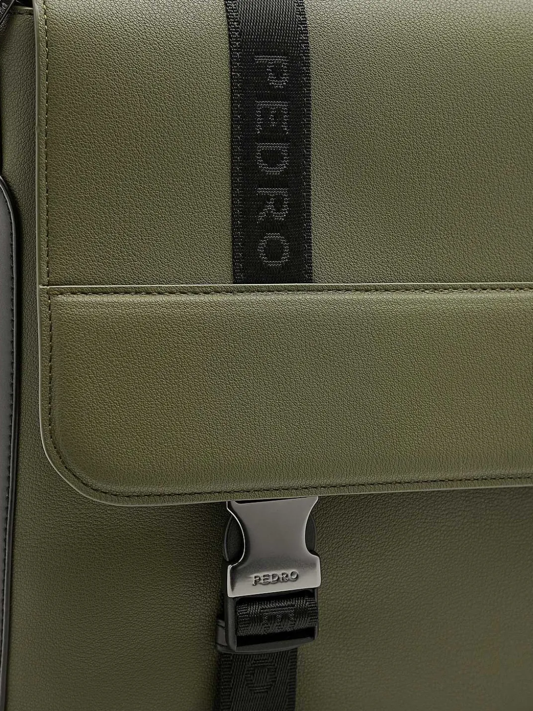 Rigby Messenger Bag<PEDRO